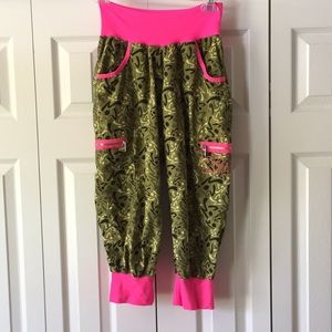 Zumba Cargo Capri Fitness Pants